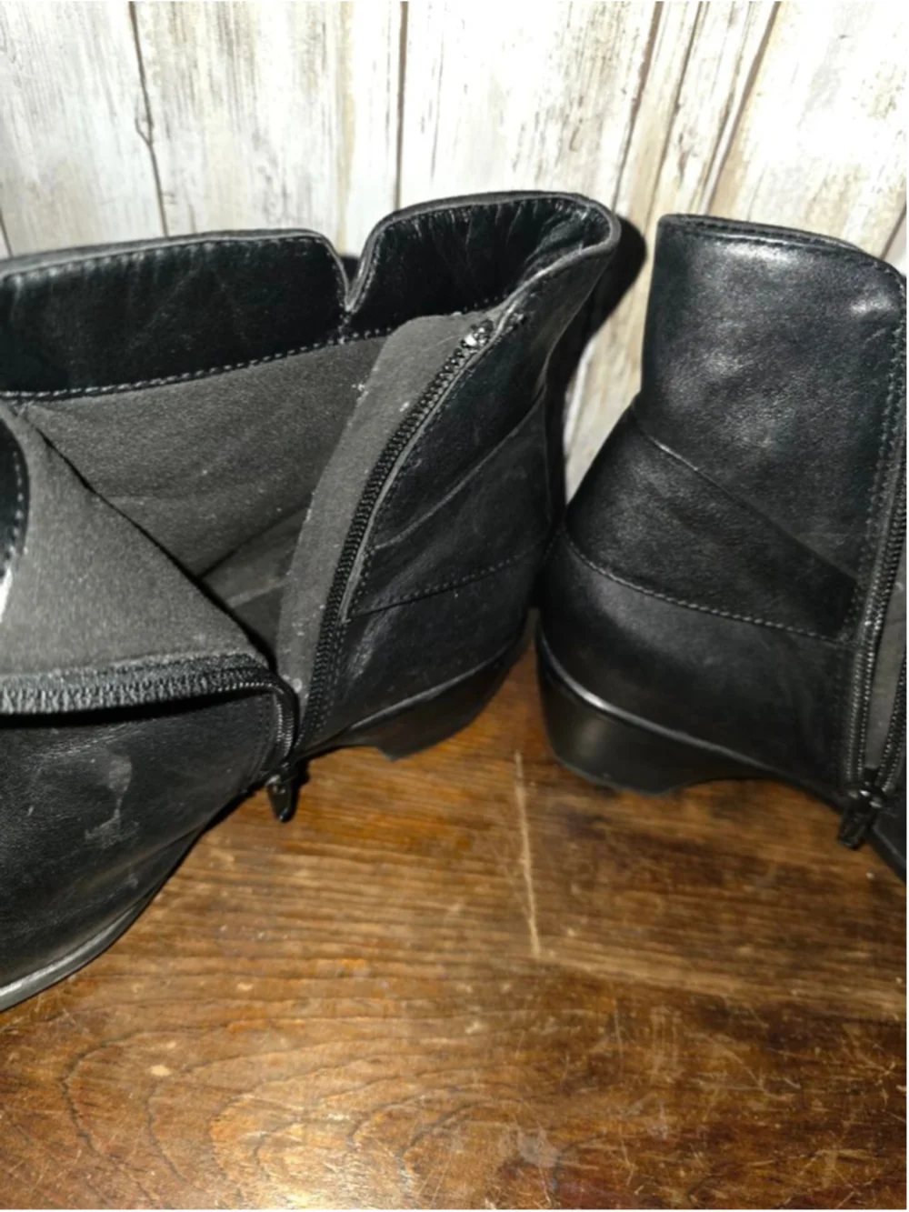 Women's Clarks Black Leather Ankle Boots & Booties Size 7.5 - Picture 5 of 7